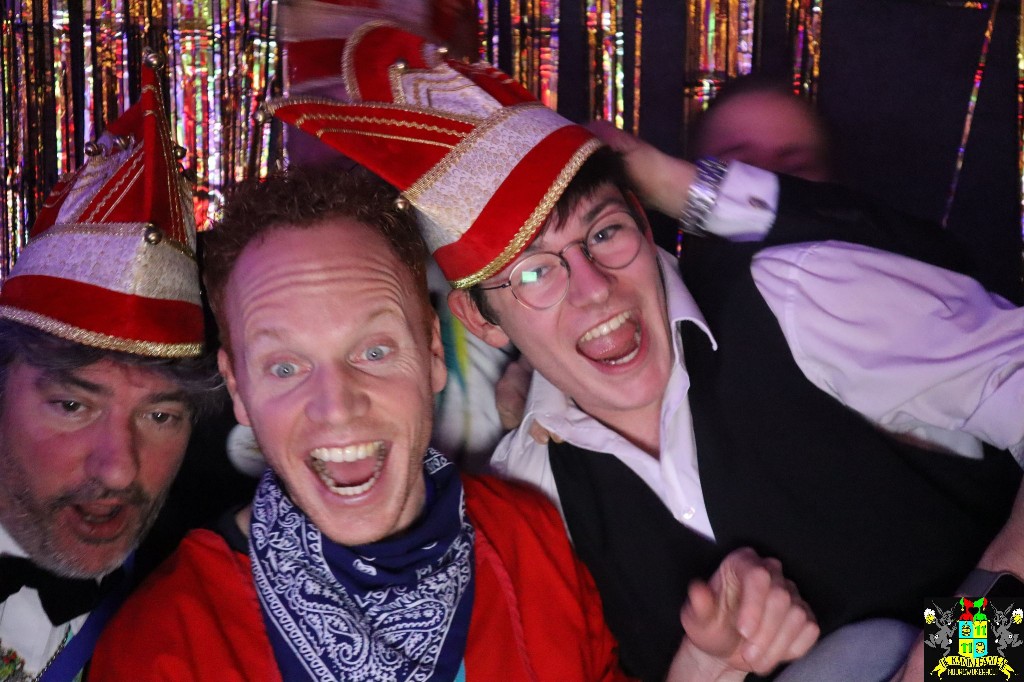 ../Images/Jeugd Opwarmbal Photobooth 280.jpg